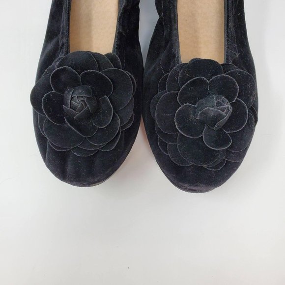 Restricted Velvet Platform Flower Detail Size 7.5 - Picture 3 of 8